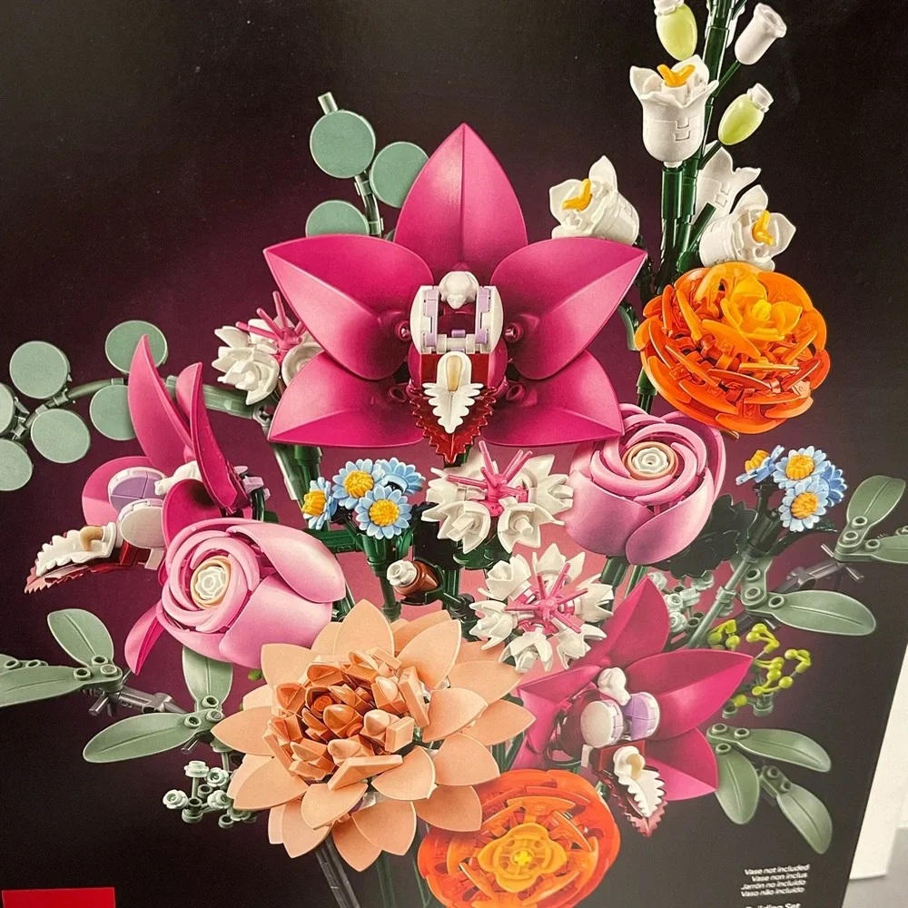 LEGO Bouquet Pretty Pink Flowers LEGO Botanical Set 10342 749PCs 18+ NIB Sealed